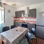 Апартаменты 2 Bedroom Gorgeous Apartment In Pula Пула
