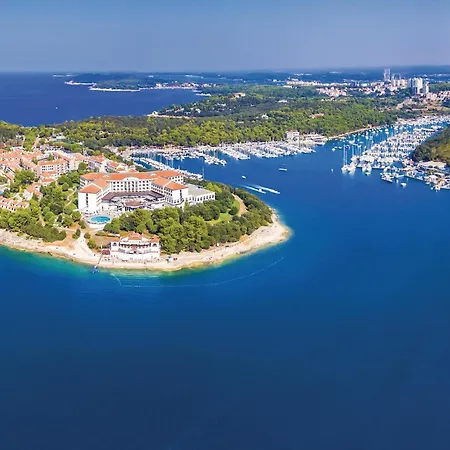 Апартаменты 2 Bedroom Gorgeous Apartment In Pula