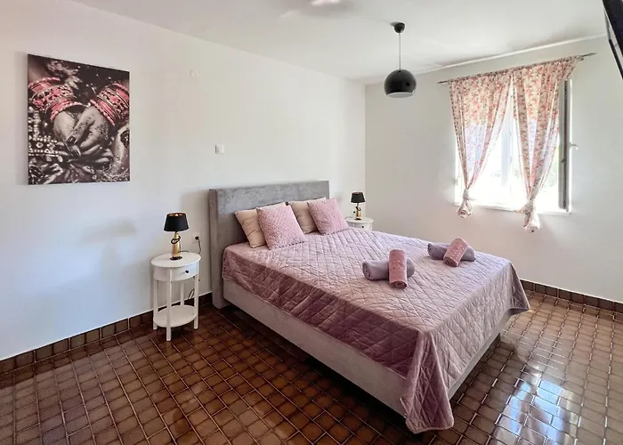 Apartment In With Wifi *