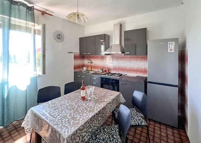 Apartment In With Wifi Pula